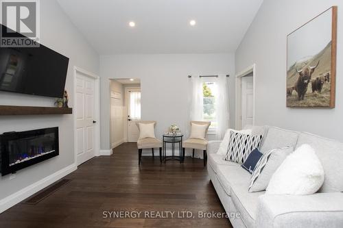 230 Currie Street, Southwest Middlesex (Glencoe), ON - Indoor Photo Showing Living Room With Fireplace