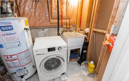 1104 Barclay Circle, Milton, ON - Indoor Photo Showing Laundry Room