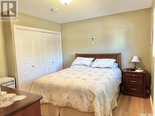 400 4Th Avenue W, Debden, SK - Indoor Photo Showing Bedroom