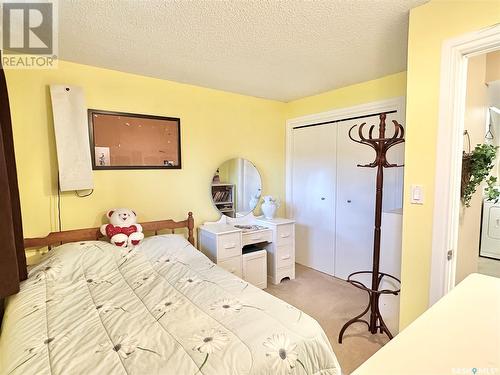 400 4Th Avenue W, Debden, SK - Indoor Photo Showing Bedroom