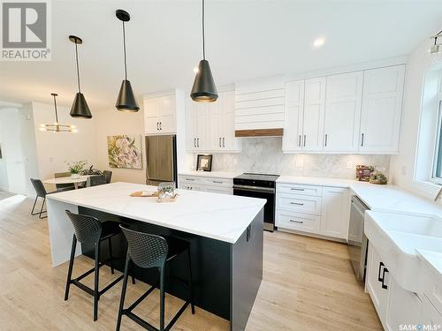 1407 12Th Street, Saskatoon, SK - Indoor Photo Showing Kitchen With Double Sink With Upgraded Kitchen