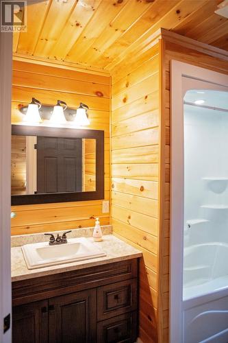 63 Pondview Road, Gambo Pond, NL - Indoor Photo Showing Bathroom