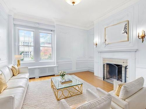 Salon - 365A  - 367 Av. Redfern, Westmount, QC - Indoor Photo Showing Living Room With Fireplace