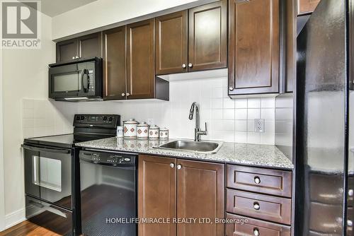 2826 - 135 Village Green Square, Toronto, ON - Indoor Photo Showing Kitchen