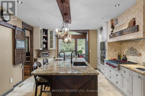 3686 Agnew Road, Severn, ON - Indoor Photo Showing Kitchen With Upgraded Kitchen