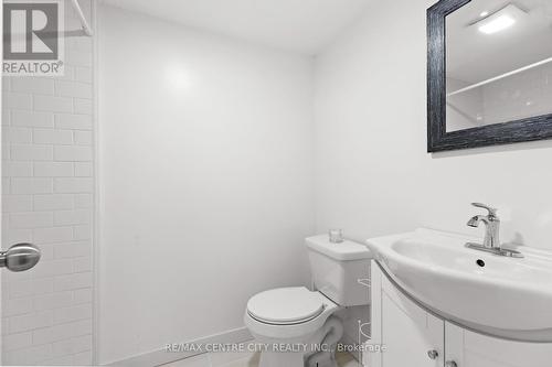 107 Kintail Crescent N, London, ON - Indoor Photo Showing Bathroom