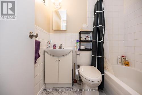 201 - 1825 Whitney Street, London, ON - Indoor Photo Showing Bathroom