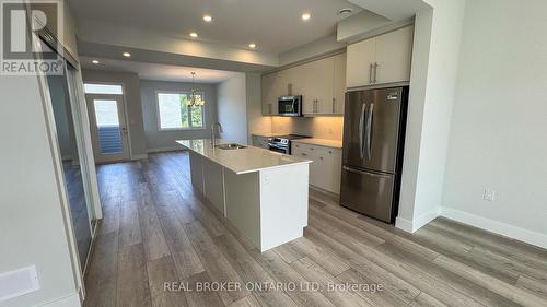 44 - 925 Deveron Crescent, London, ON - Indoor Photo Showing Kitchen