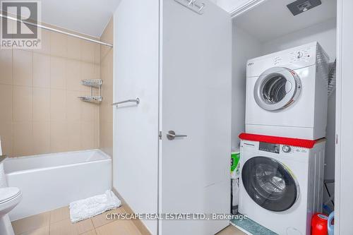 406 - 255 Village Green Square, Toronto, ON - Indoor Photo Showing Laundry Room