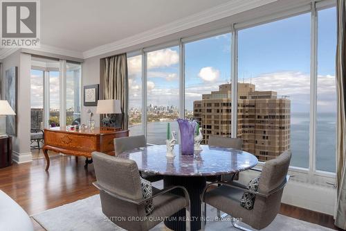 4404 - 2045 Lakeshore Boulevard W, Toronto, ON - Indoor Photo Showing Dining Room