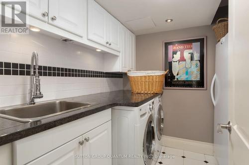 4404 - 2045 Lakeshore Boulevard W, Toronto, ON - Indoor Photo Showing Laundry Room