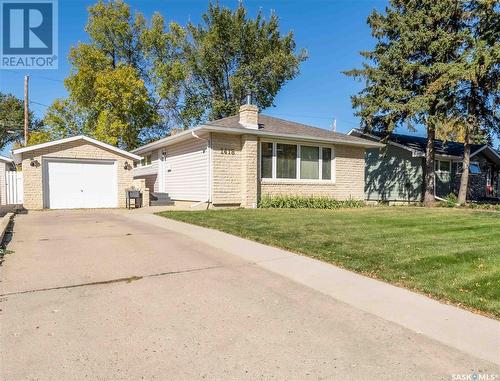 1418 Grace Street, Moose Jaw, SK - Outdoor