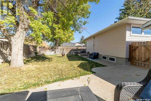 1418 Grace Street, Moose Jaw, SK - Outdoor