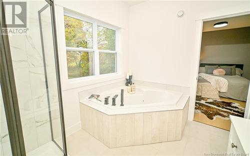 3465 Woodstock Road, Fredericton, NB - Indoor Photo Showing Bathroom