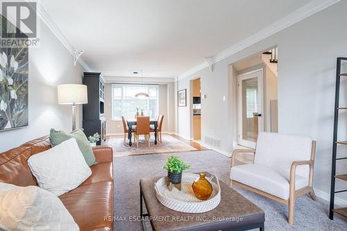 2083 Edgebank Court, Burlington, ON - Indoor Photo Showing Living Room