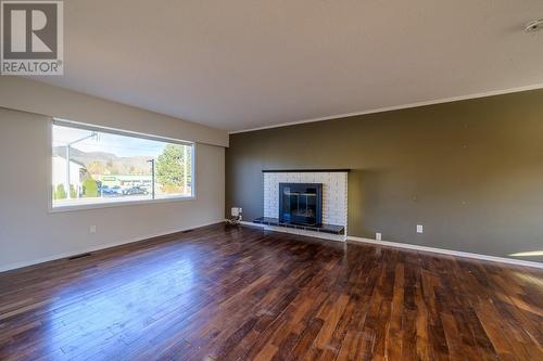 1885 Tranquille Road, Kamloops, BC - Indoor Photo Showing Living Room With Fireplace