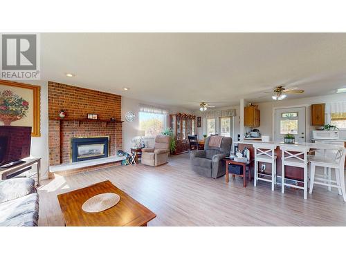 2324 34Th  S Avenue, Cranbrook, BC - Indoor Photo Showing Living Room With Fireplace