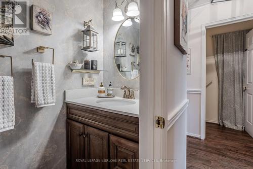 2348 Tweedsmuir Court, Burlington, ON - Indoor Photo Showing Bathroom