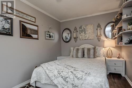 2348 Tweedsmuir Court, Burlington, ON - Indoor Photo Showing Bedroom