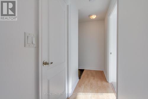 907 - 212 Eglinton Avenue, Toronto, ON - Indoor Photo Showing Other Room