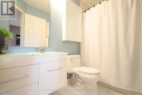 6420 Sapling Trail, Mississauga, ON - Indoor Photo Showing Bathroom