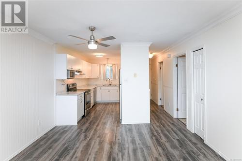 5 485 21St St, Courtenay, BC - Indoor Photo Showing Kitchen