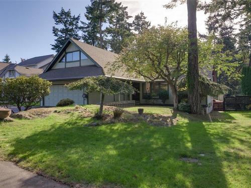 2755 Mccoll Pl, Saanich, BC 