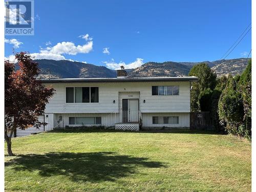 5246 Haynes Road, Oliver, BC - Outdoor With Facade