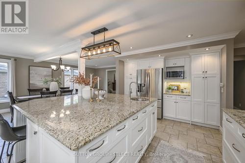 6907 Lambeth Walk, London, ON - Indoor Photo Showing Kitchen With Upgraded Kitchen