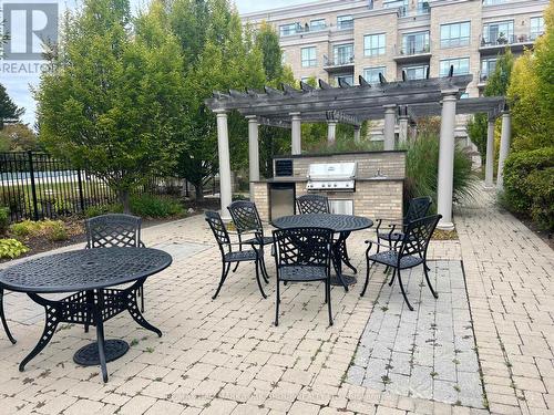 428 - 180 John West Way, Aurora, ON - Outdoor