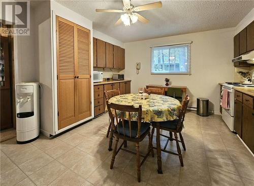 1282 Kamaniskeg Lake Road, Barry'S Bay, ON - Indoor Photo Showing Dining Room