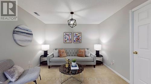 525 - 188 Bonis Avenue, Toronto, ON - Indoor Photo Showing Living Room