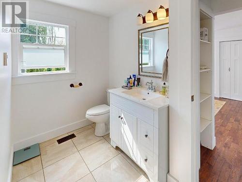 4311 Westview Ave, Powell River, BC - Indoor Photo Showing Bathroom