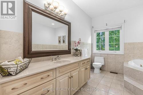 753 Welland Road, Pelham, ON - Indoor Photo Showing Bathroom