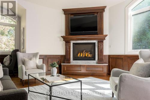 908 Bishop Place, Hamilton, ON - Indoor Photo Showing Living Room With Fireplace