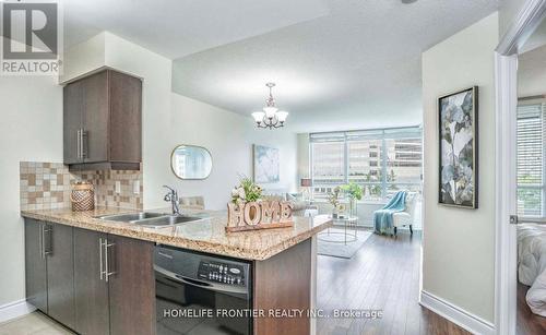 522 - 25 Greenview Avenue, Toronto, ON - Indoor Photo Showing Kitchen With Double Sink