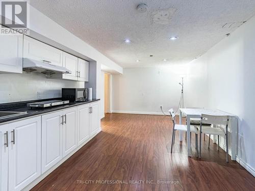 69 Greenwood Crescent, Brampton, ON - Indoor Photo Showing Kitchen