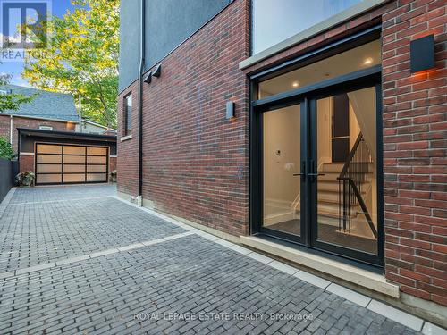 18 Munro Park Avenue, Toronto, ON - Outdoor With Exterior