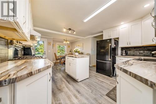 479 Bevel Line, Leamington, ON - Indoor Photo Showing Kitchen