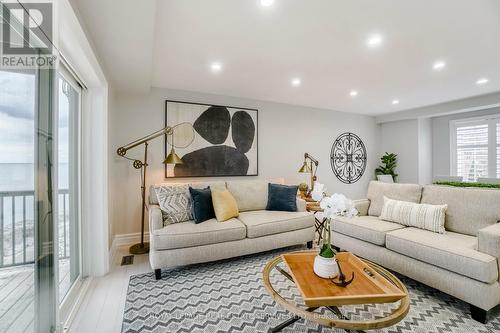 53 Windemere Road, Hamilton, ON - Indoor Photo Showing Living Room