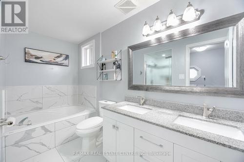 5574 Taw Avenue, Mississauga, ON - Indoor Photo Showing Bathroom