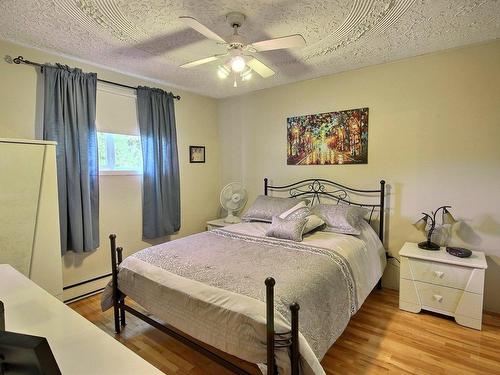 Chambre Ã Â coucher - 249 Rue Des Outardes, Rouyn-Noranda, QC - Indoor Photo Showing Bedroom