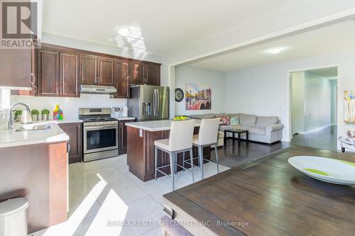 86 Palleschi Drive, Brampton, ON - Indoor Photo Showing Kitchen