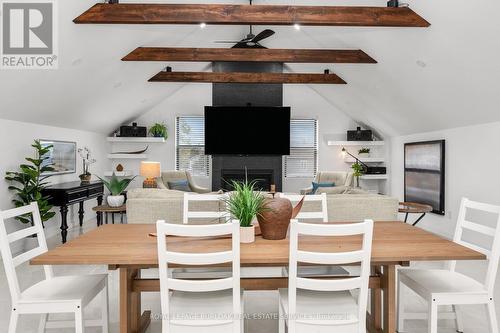 127 Freelton Road, Hamilton, ON - Indoor Photo Showing Dining Room