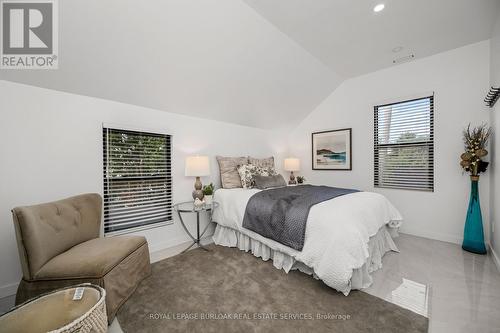 127 Freelton Road, Hamilton, ON - Indoor Photo Showing Bedroom