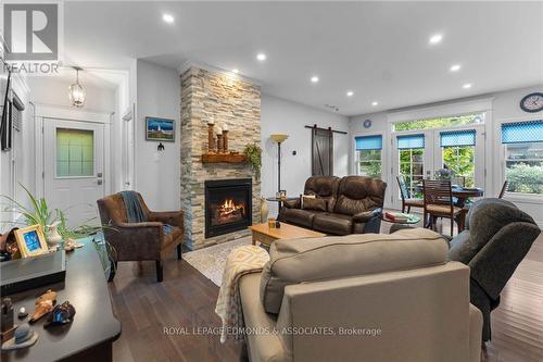 321 Centre Street, Pembroke, ON - Indoor Photo Showing Living Room With Fireplace