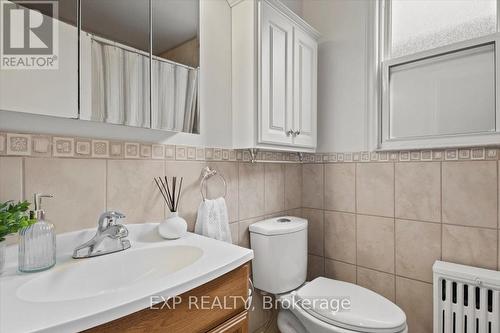 183 Bowie Avenue, Toronto (Briar Hill-Belgravia), ON - Indoor Photo Showing Bathroom