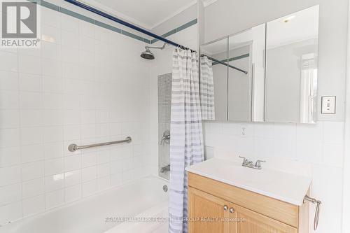 124 Albert Street, Collingwood, ON - Indoor Photo Showing Bathroom