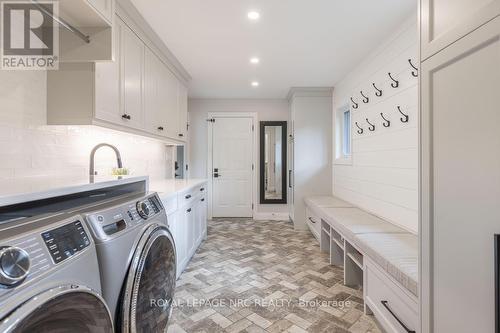 12 Scottdale Court, Pelham, ON - Indoor Photo Showing Laundry Room