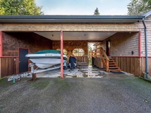 7476 Yake Rd, Fanny Bay, BC 